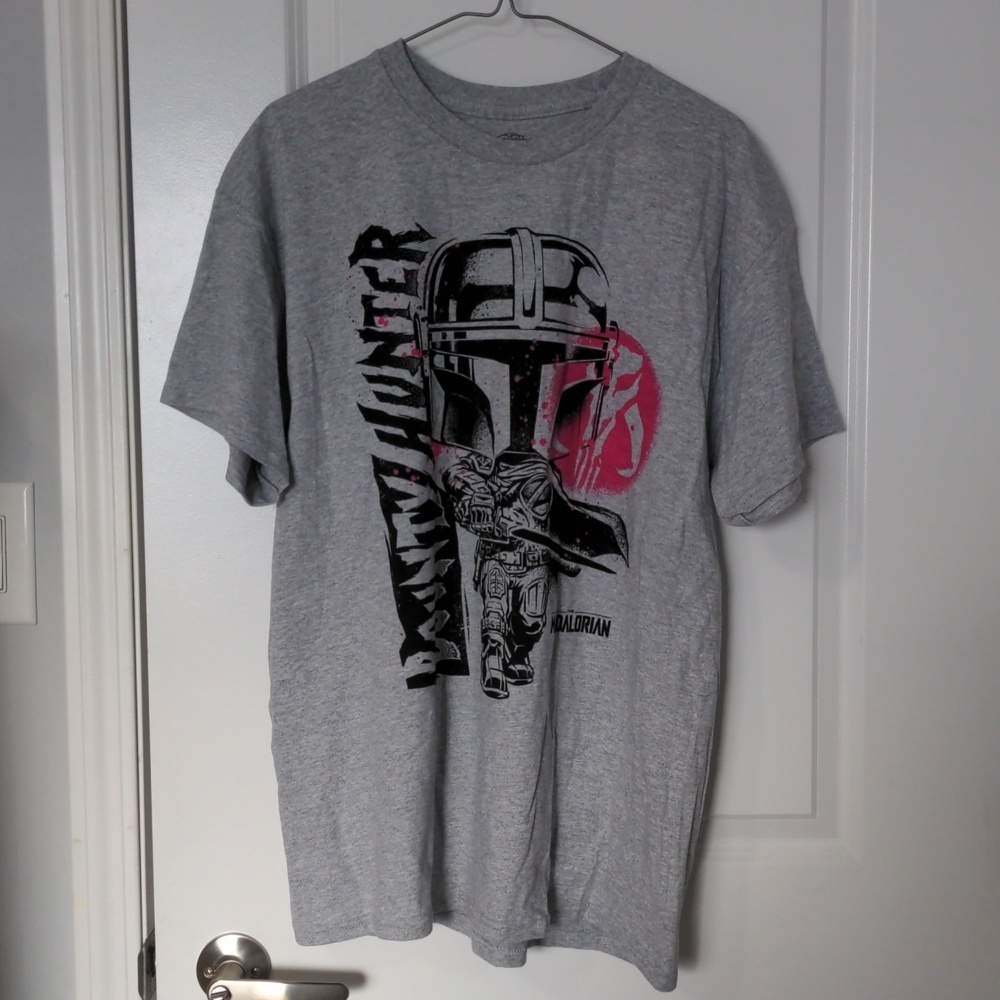 New Funko pop Mandalorian T-shirt